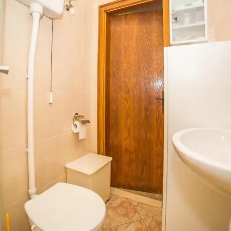 Domed - Close To The Sea & Comfortable